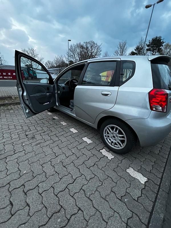 Gebraucht Chevrolet Aveo 94 PS (69 kW) 2005 Grau Kleinwagen