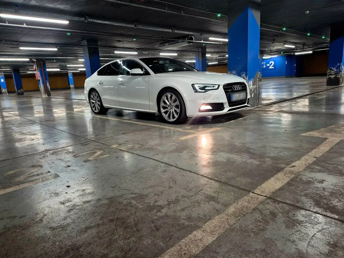 Gebraucht Audi A5 Sportback Ambiente 218 PS (160 kW) 2016 Weiß Kleinwagen