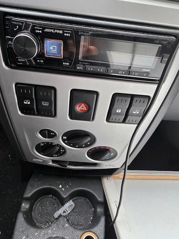 Gebraucht Dacia Logan 101 PS (74 kW) 2007 Silber Limousine