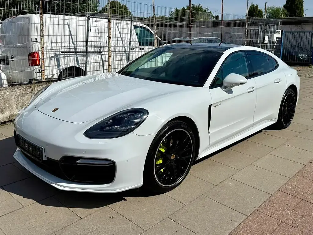 Gebraucht Porsche Panamera 4 E-Hybrid 330 PS (242 kW) 2019 Weiß Kleinwagen