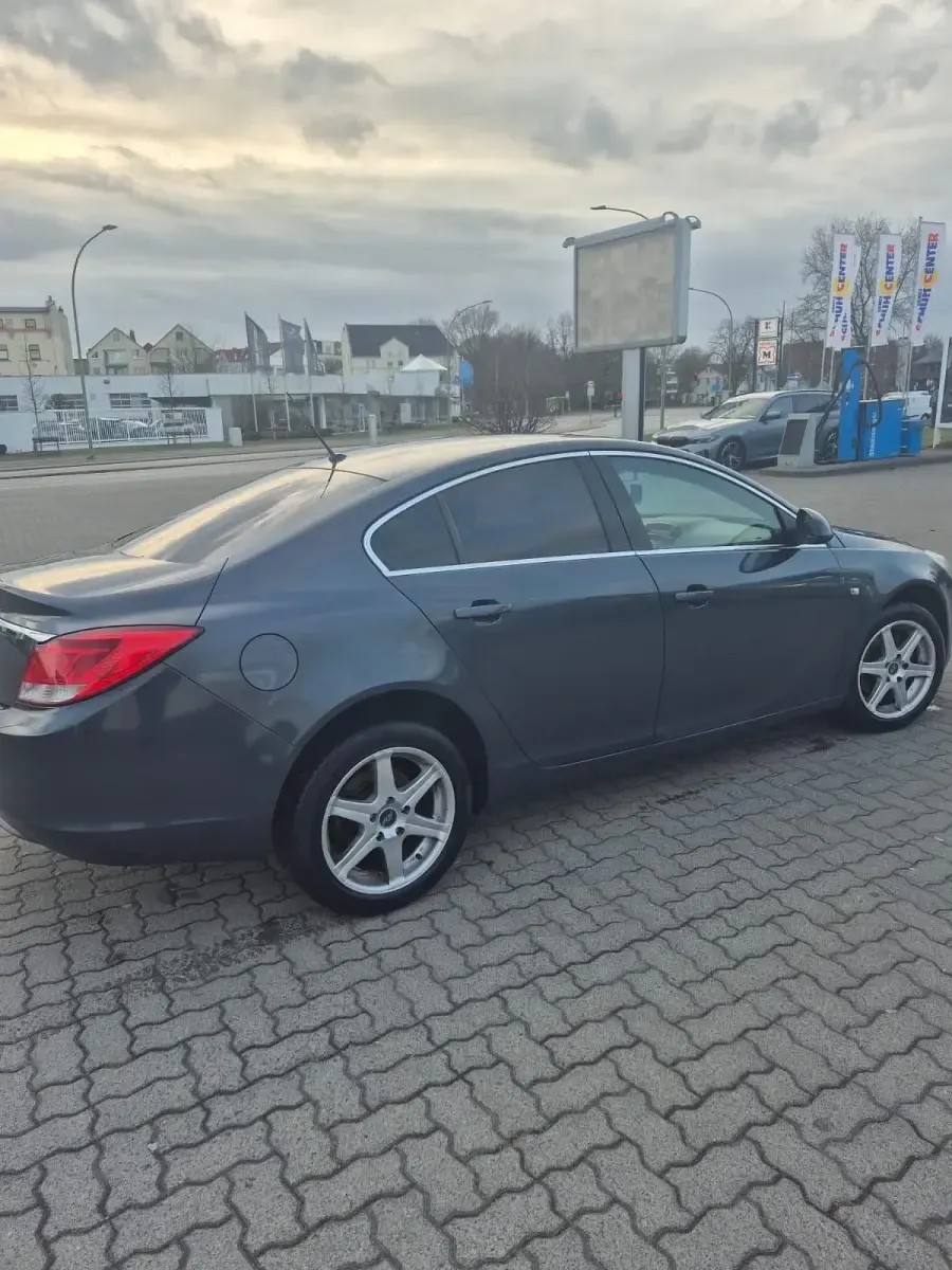 Gebraucht Opel Insignia 136 PS (100 kW) 2009 Grau Limousine