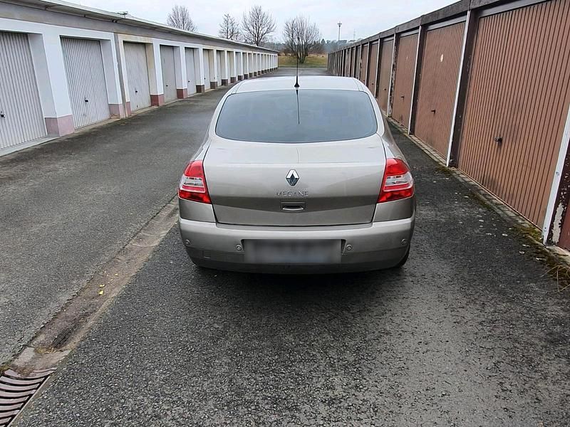 Gebraucht Renault Mégane II 110 PS (80 kW) 2008 Braun Limousine