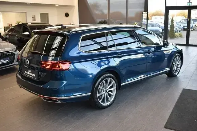 Używany VW Passat Elegance 200 KM (147 kW) 2022 Niebieski Kombi