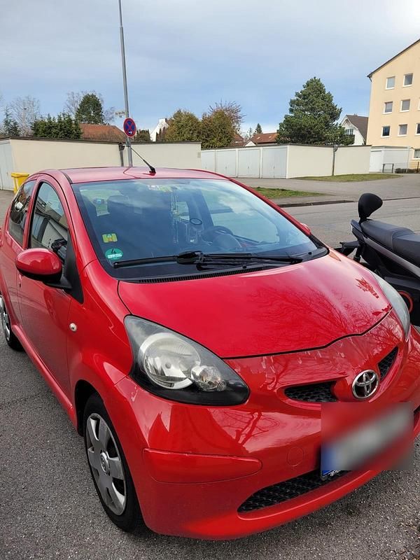 Rot Gebraucht 2007 Toyota Aygo Kleinwagen | 1.800 € (Guter Preis) - Bild 1/4