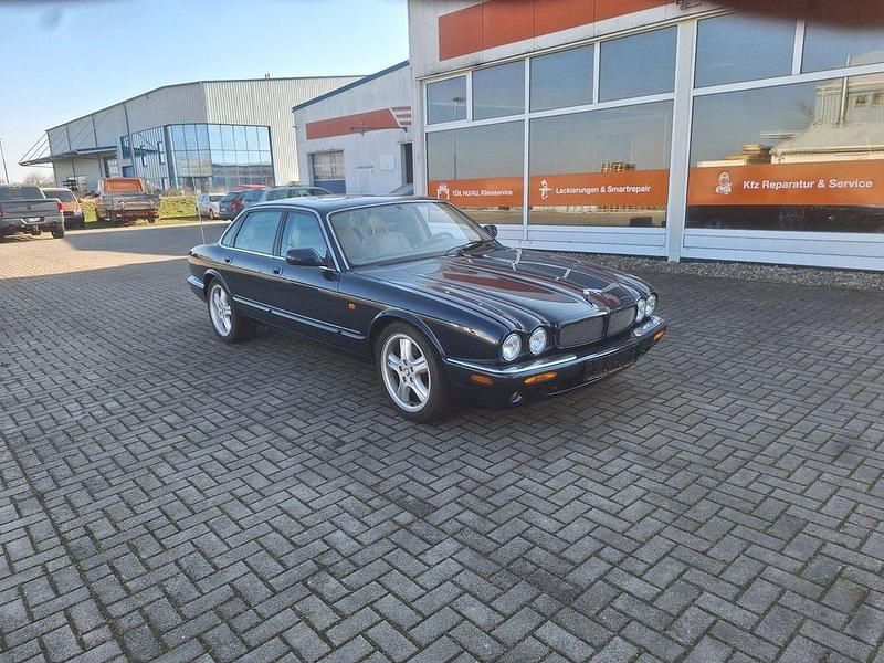 Gebraucht Jaguar XJR 363 PS (266 kW) 1998 Blau Limousine