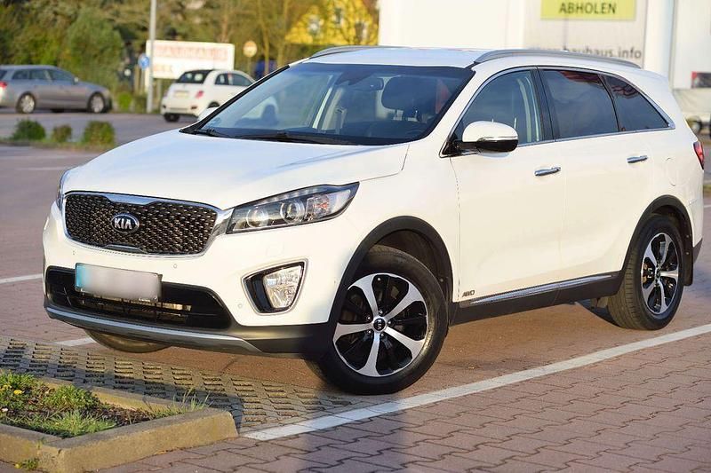 Weiß Gebraucht 2015 Kia Sorento Spirit SUV | 15.499 € (Fairer Preis) - Bild 1/4