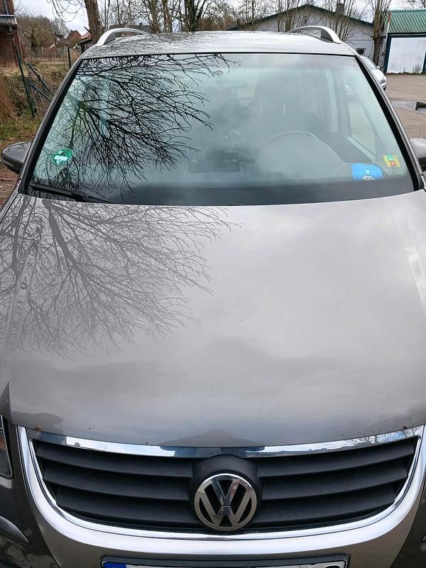 Gebraucht VW Touran 105 PS (77 kW) 2009 Silber Van / Kleinbus