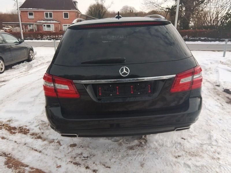 Gebraucht Mercedes E250 Avantgarde 204 PS (150 kW) 2012 Schwarz Kombi