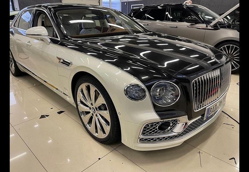 Weiß Gebraucht 2024 Bentley Flying Spur Limousine | 189.900 € - Bild 1/4
