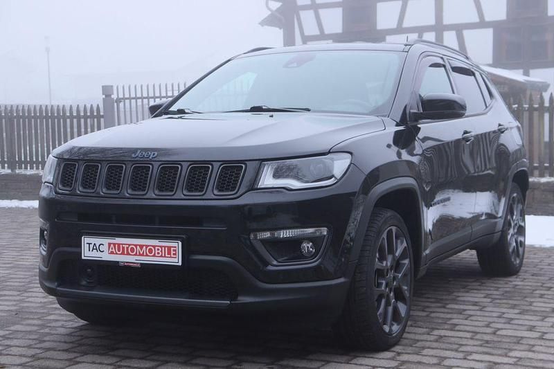 Gebraucht Jeep Compass Limited 241 PS (177 kW) 2020 Schwarz SUV