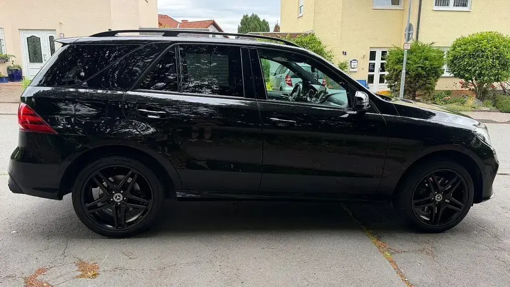 Gebraucht Mercedes GLE400 333 PS (244 kW) 2017 Schwarz SUV