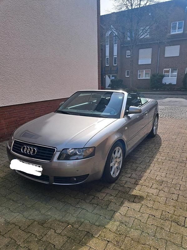 Silber Gebraucht 2002 Audi A4 Cabriolet Sport Cabrio | 5.300 € - Bild 1/4