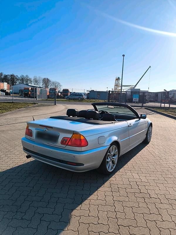 Gebraucht BMW 318 Cabriolet 116 PS (85 kW) 2004 Silber Cabrio