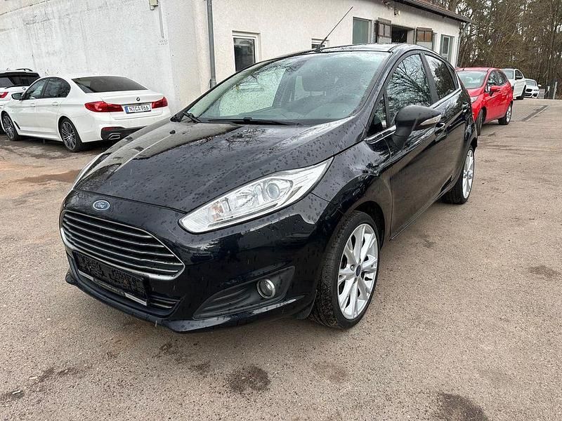 Gebraucht Ford Fiesta Titanium 101 PS (74 kW) 2015 Schwarz Limousine