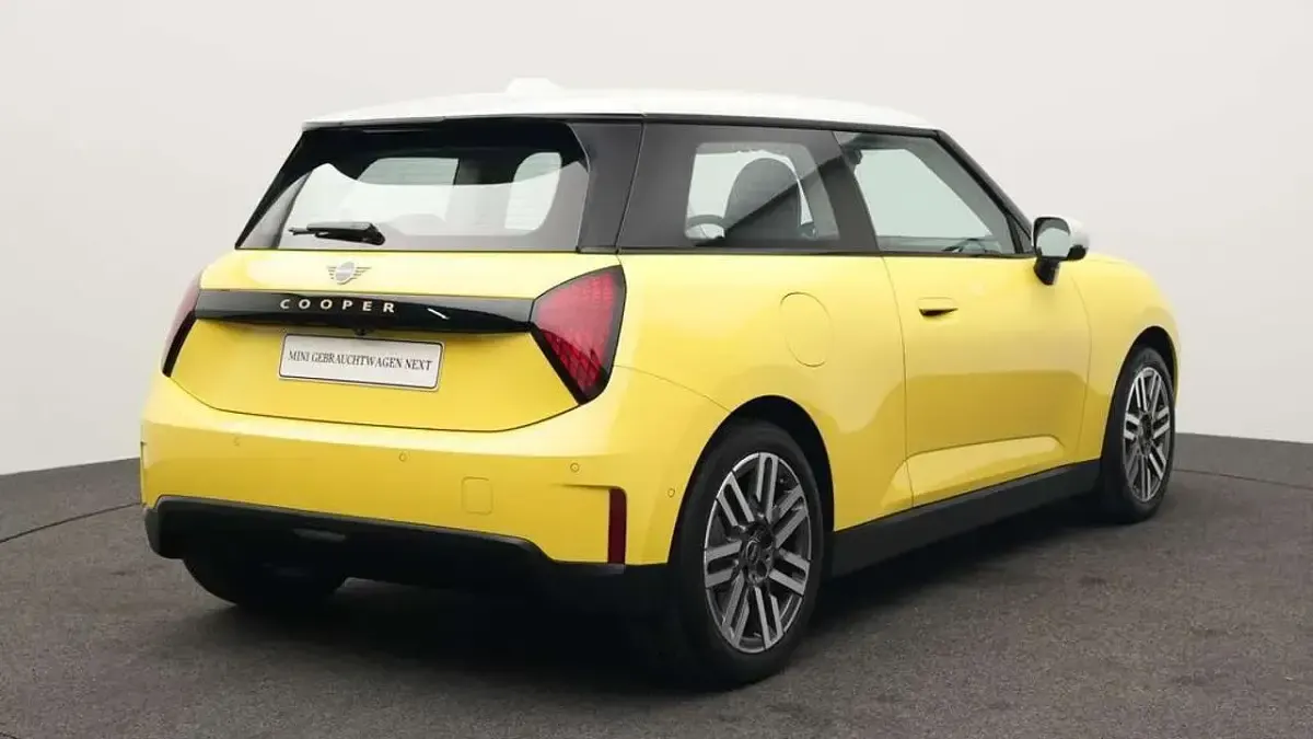 Gebraucht Mini Cooper Classic 135 kW (184 PS) 2024 Gelb Kleinwagen