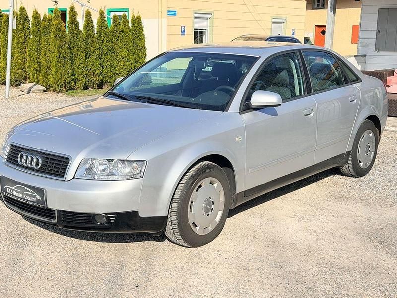 Gebraucht Audi A4 131 PS (96 kW) 2002 Silber Limousine