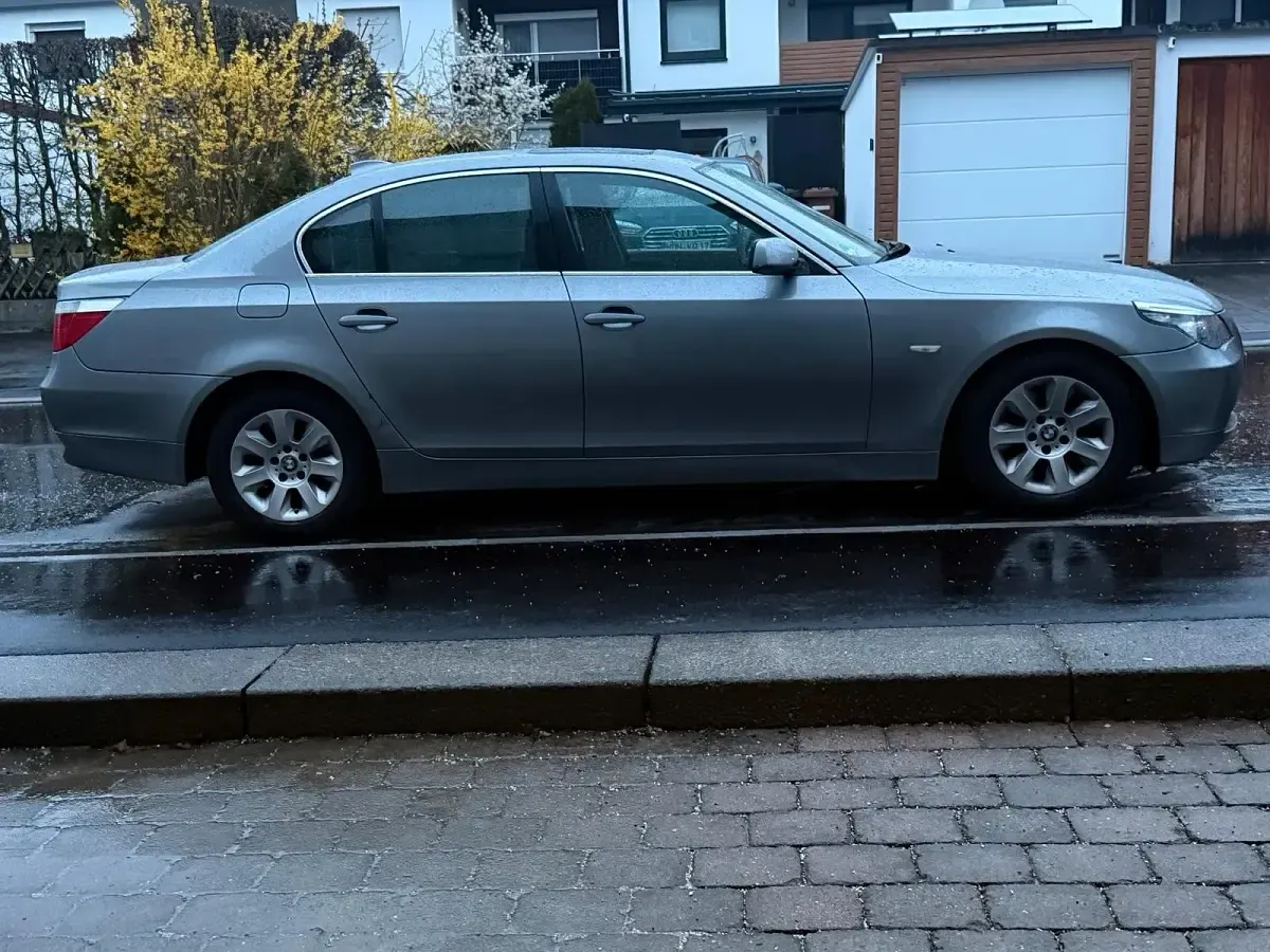 Gebraucht BMW 525 192 PS (141 kW) 2004 Grau Limousine