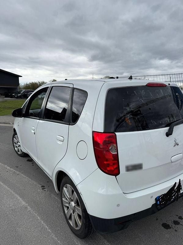 Gebraucht Mitsubishi Colt Edition 95 PS (69 kW) 2011 Weiß Kleinwagen