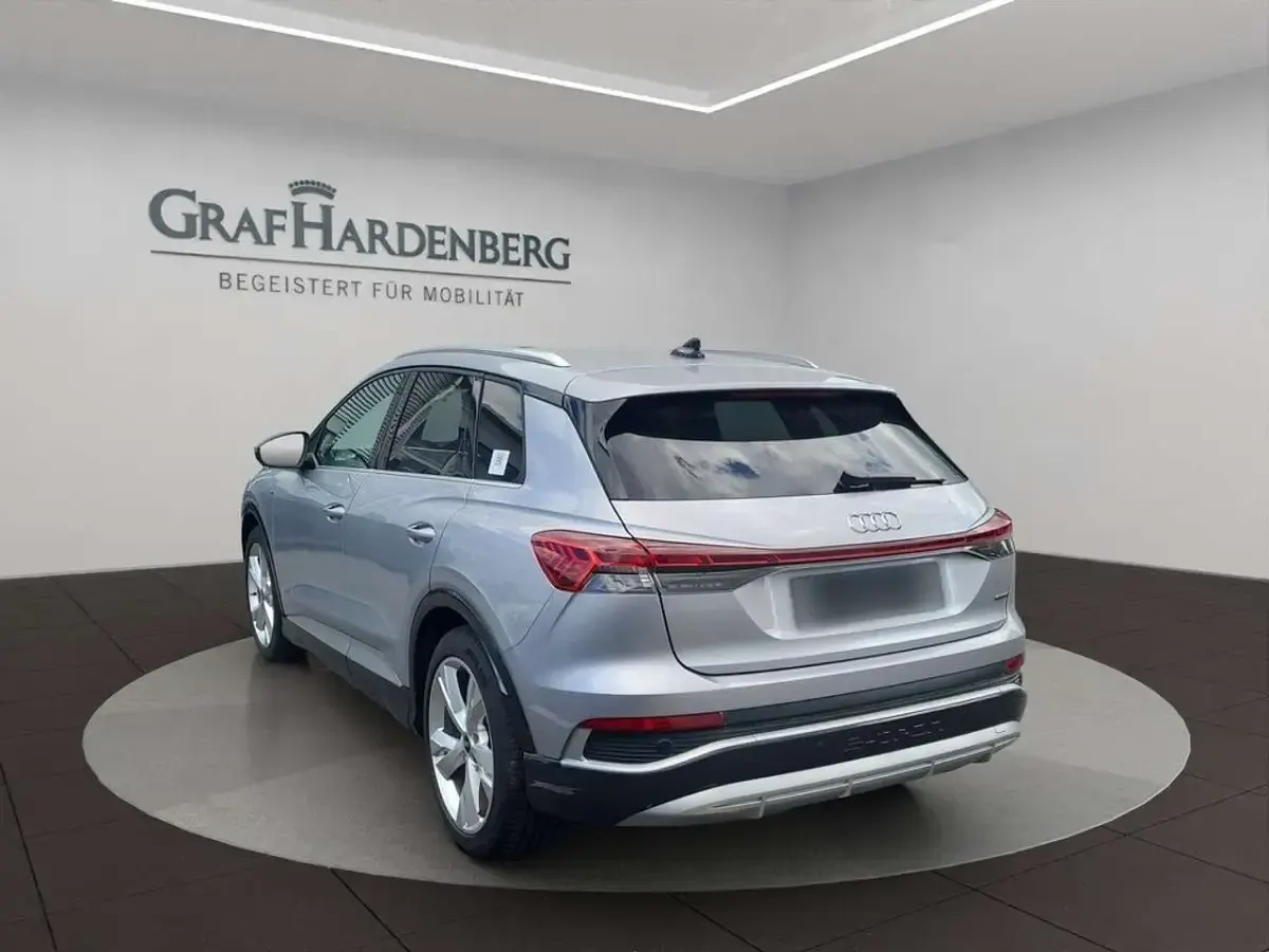 Gebraucht Audi Q4 e-tron Ambiente 219 kW (299 PS) 2023 Florettsilber metallic SUV