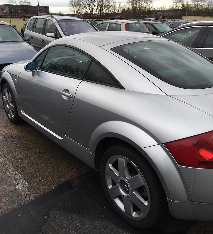 Second-hand Audi TT 180 CP (132 kW) 1998 Gri Coupe