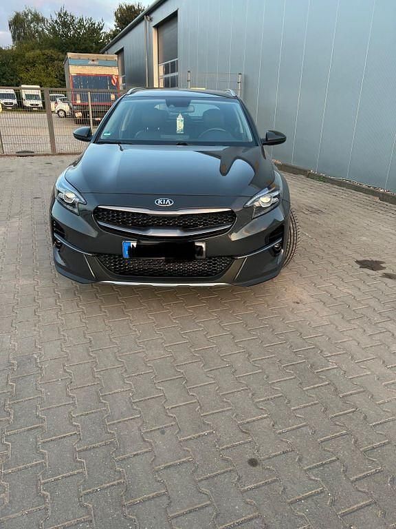 Grau Gebraucht 2020 Kia XCeed SUV | 19.500 € (Fairer Preis) - Bild 1/4