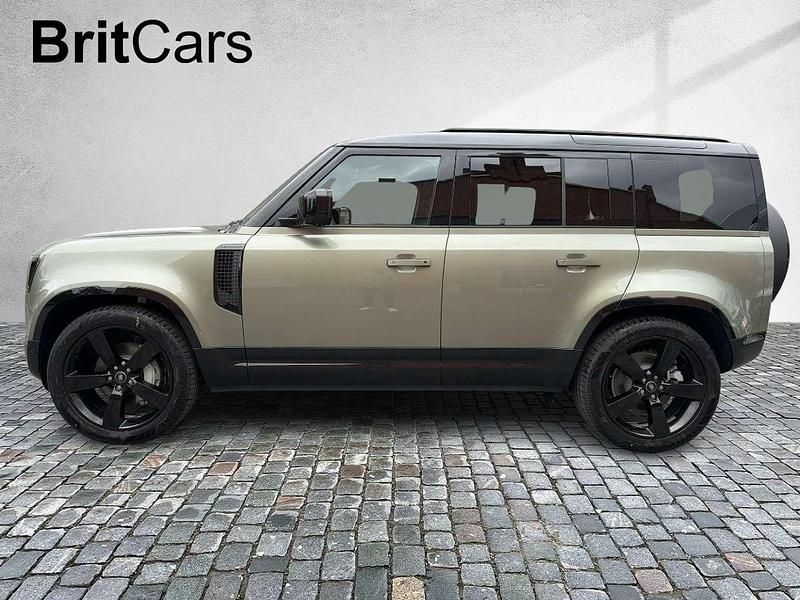 Gebraucht Land Rover Defender HSE Dynamic 300 PS (220 kW) 2025 Pangea green SUV