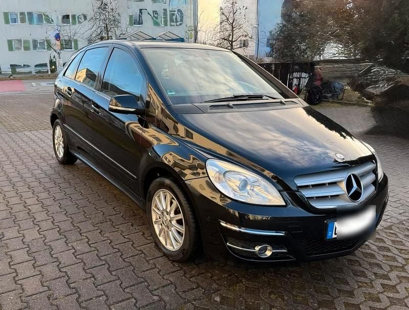 Gebraucht Mercedes B170 116 PS (85 kW) 2008 Schwarz Van / Kleinbus