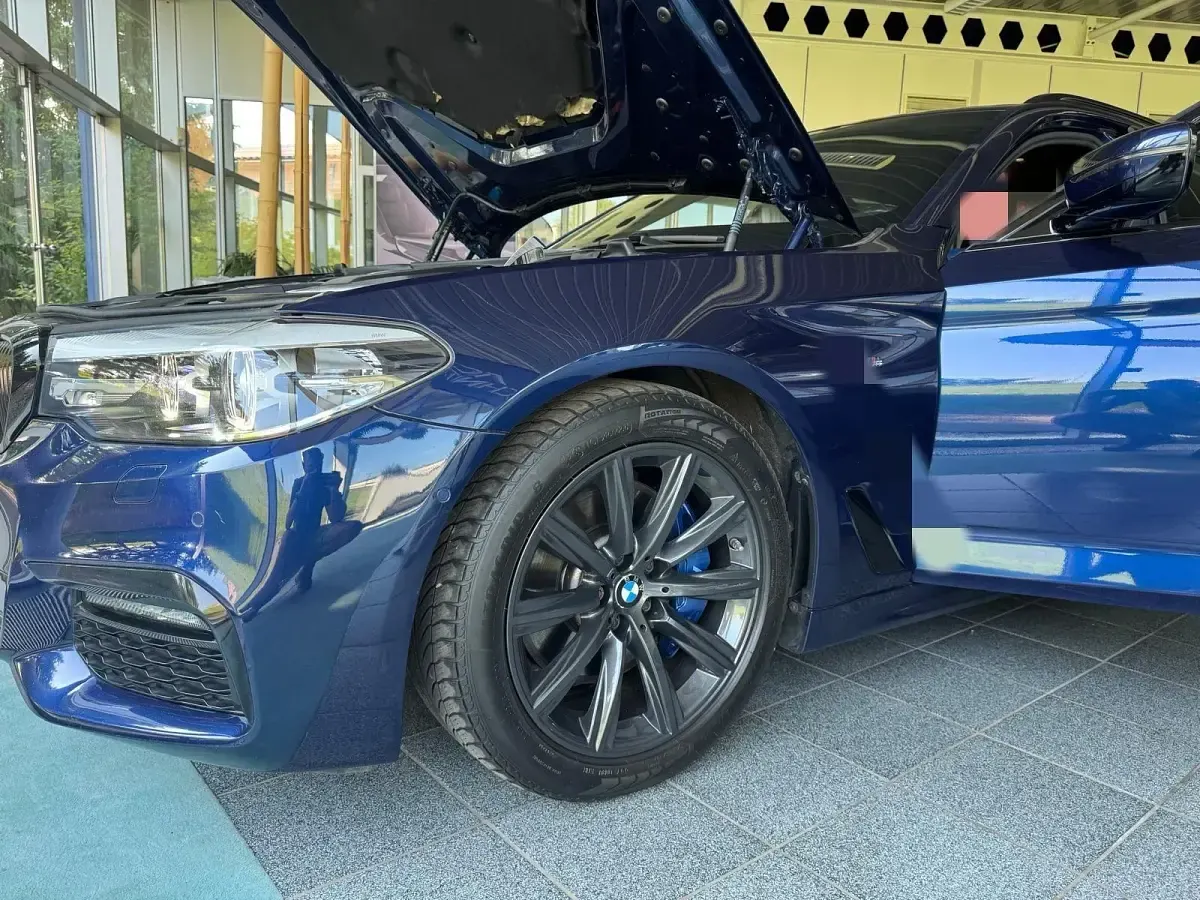 Gebraucht BMW 530 M Sport 252 PS (185 kW) 2018 Blau Kombi