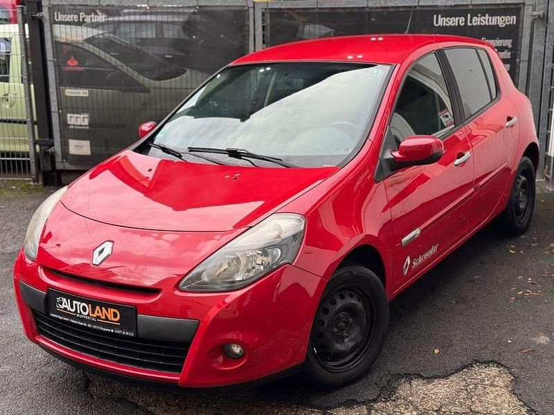 Gebraucht Renault Clio III Authentique 75 PS (55 kW) 2011 Rot Kleinwagen