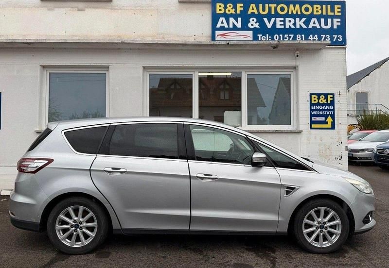 Gebraucht Ford S-MAX Titanium 179 PS (131 kW) 2016 Schwarz Van / Kleinbus