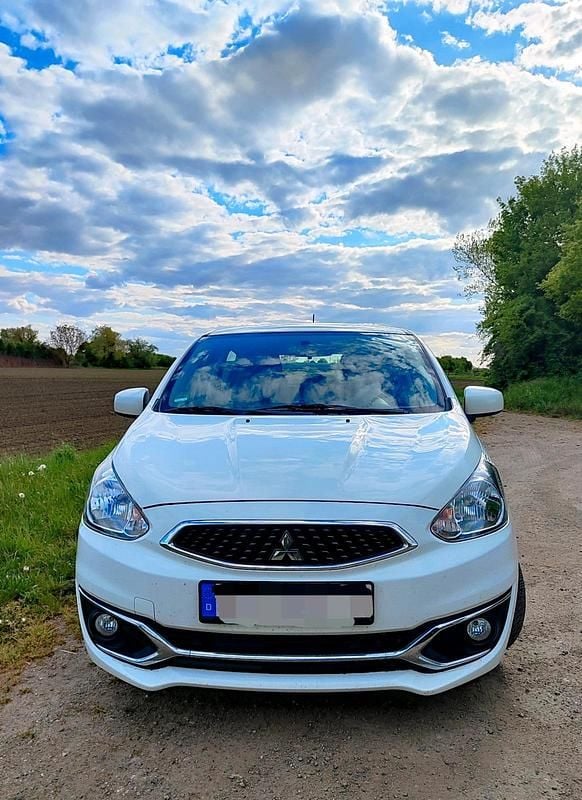Gebraucht Mitsubishi Space Star 71 PS (52 kW) 2019 Weiß Kleinwagen