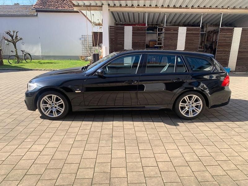 Gebraucht BMW 320 M Sport 184 PS (135 kW) 2011 Schwarz Kombi