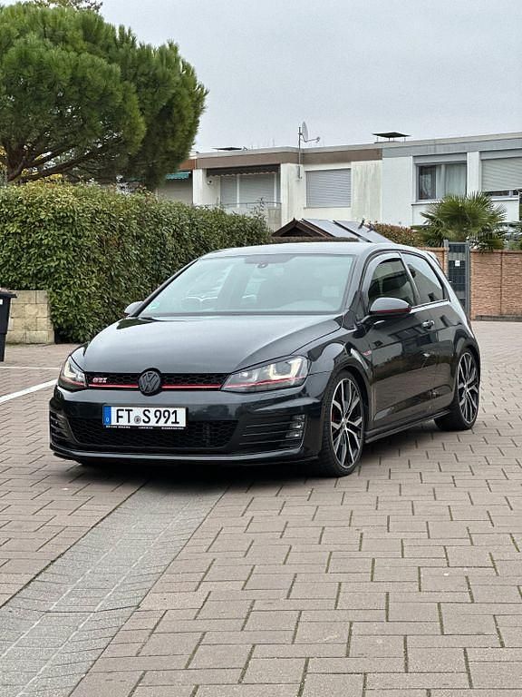 Grau Gebraucht 2014 VW Golf GTI Limousine | 18.500 € (Fairer Preis) - Bild 1/4