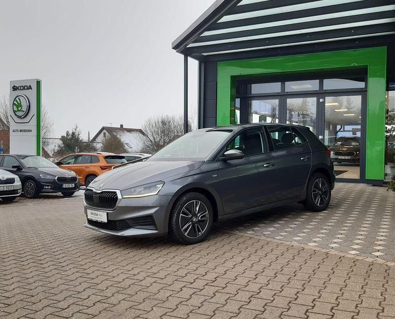 Grau Gebraucht 2022 Skoda Fabia Tour Limousine | 20.390 € (Etwas zu teuer) - Bild 1/4