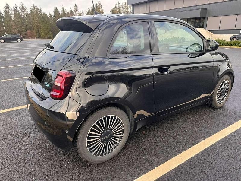 Gebraucht Fiat 500e Icon 86 kW (118 PS) 2021 Schwarz Limousine