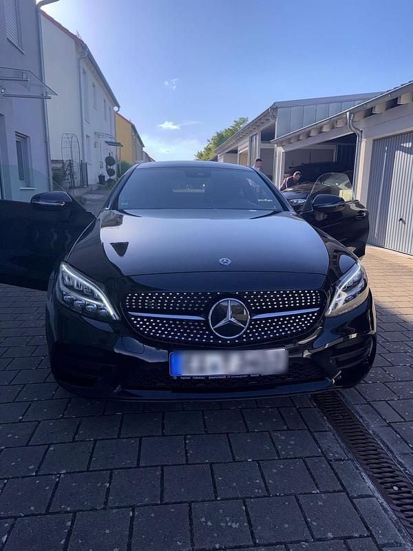 Gebraucht Mercedes C200 AMG 184 PS (135 kW) 2020 Schwarz Coupé