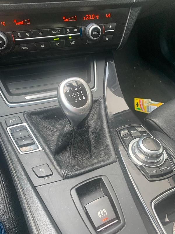 Gebraucht BMW 520 190 PS (139 kW) 2015 Braun Kombi