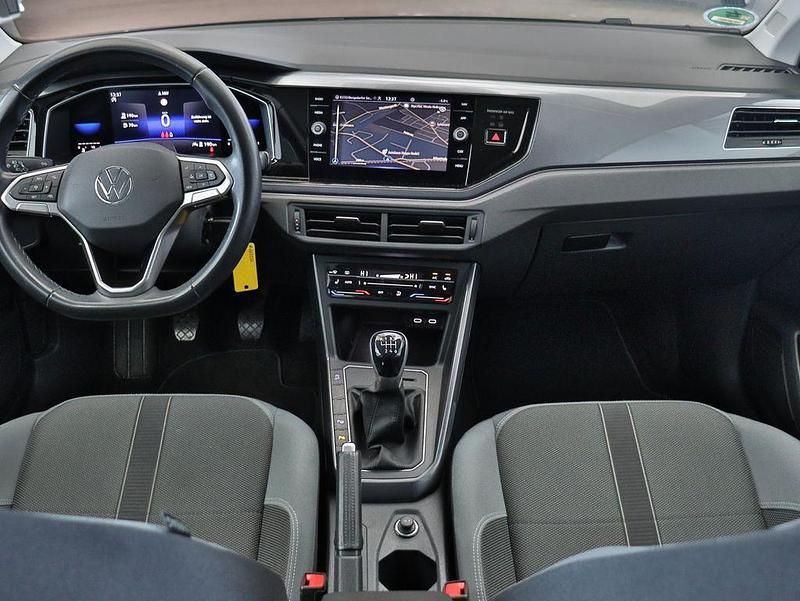 Gebraucht VW Polo Style 90 PS (66 kW) 2022 Grau Limousine
