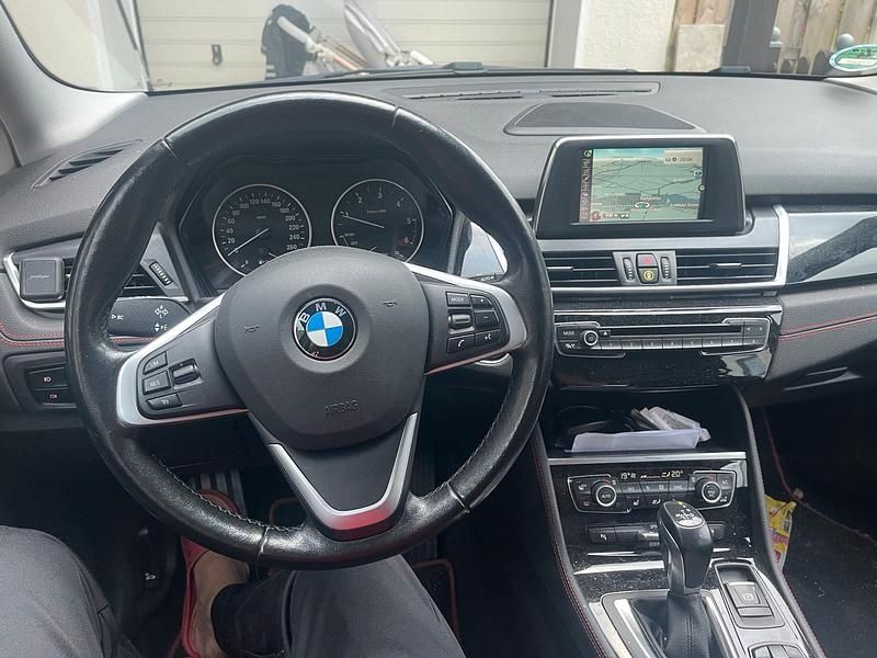 Schwarz Gebraucht 2015 BMW 218 Van / Kleinbus | 15.100 € (Etwas zu teuer) - Bild 1/4