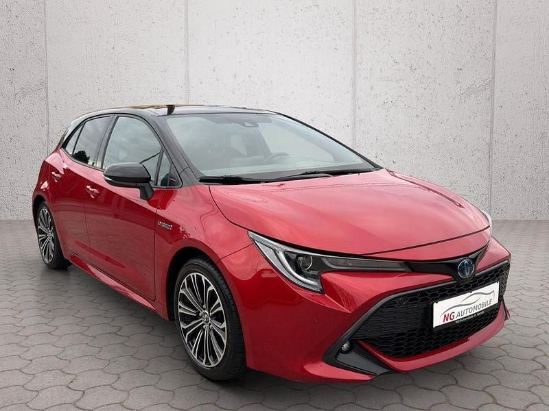Rot Gebraucht 2019 Toyota Corolla Club Limousine | 19.990 € (Guter Preis) - Bild 1/4