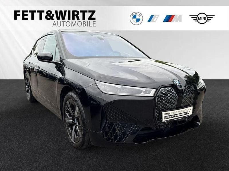 Saphirschwarz Gebraucht 2022 BMW iX Sport Line SUV | 64.400 € (Fairer Preis) - Bild 1/3