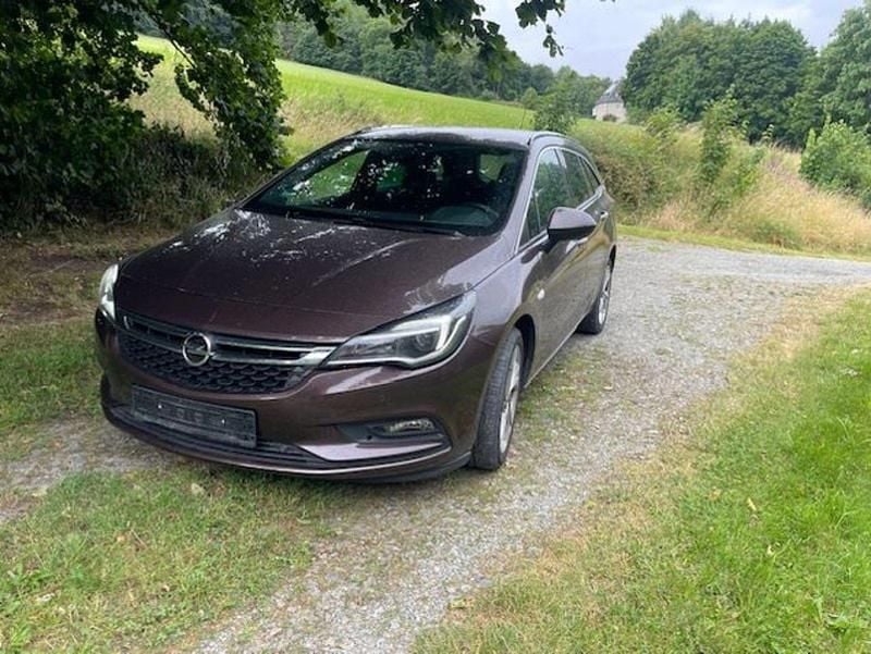 Braun Gebraucht 2017 Opel Astra Dynamic Kombi | 8.900 € (Guter Preis) - Bild 1/4
