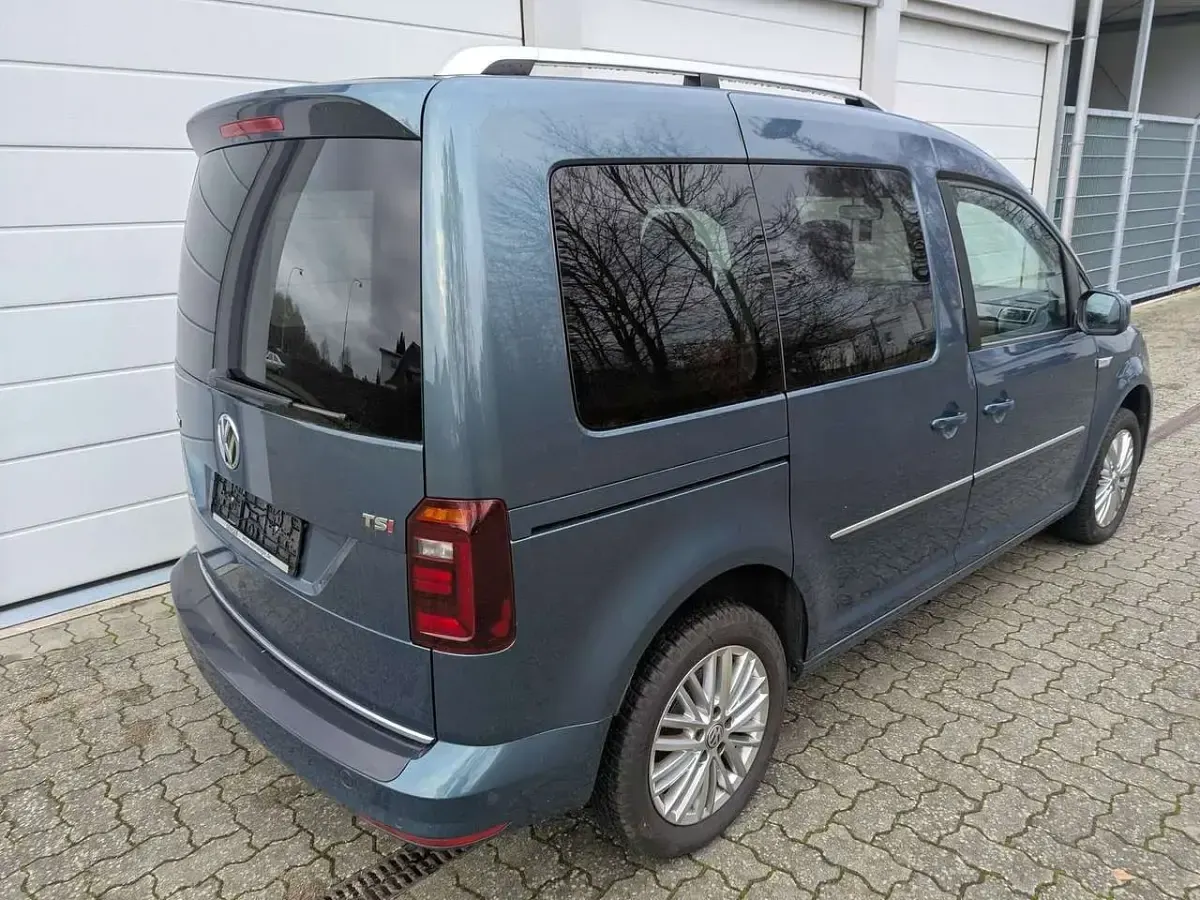 Gebraucht VW Caddy Highline 125 PS (91 kW) 2016 Grün Van / Kleinbus