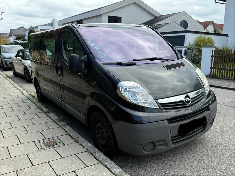 Schwarz Gebraucht 2012 Opel Vivaro Van | 4.500 € (Guter Preis) - Bild 1/4
