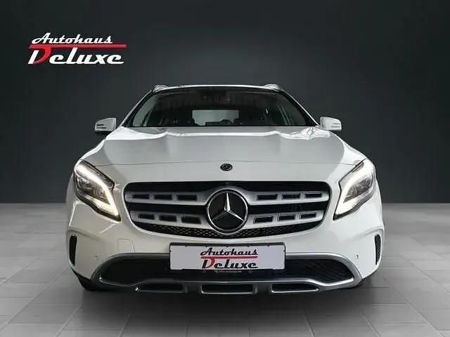 Polarweiss unilack Gebraucht 2019 Mercedes GLA180 Urban SUV | 22.900 € (Etwas zu teuer) - Bild 1/3