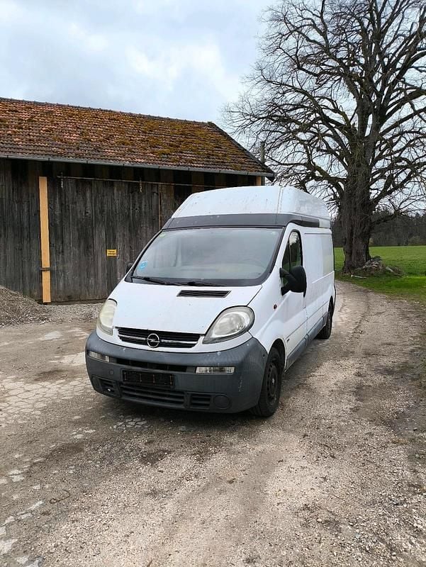 Gebraucht Opel Vivaro 135 PS (99 kW) 2004 Weiß Van / Kleinbus