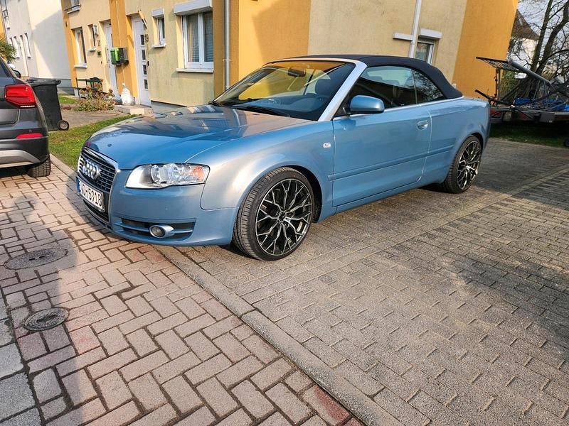 Gebraucht Audi A4 Cabriolet 179 PS (131 kW) 2009 Blau Cabrio