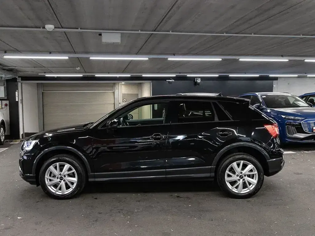 Gebraucht Audi Q2 Advanced Plus 190 PS (139 kW) 2025 Mythosschwarz metallic SUV