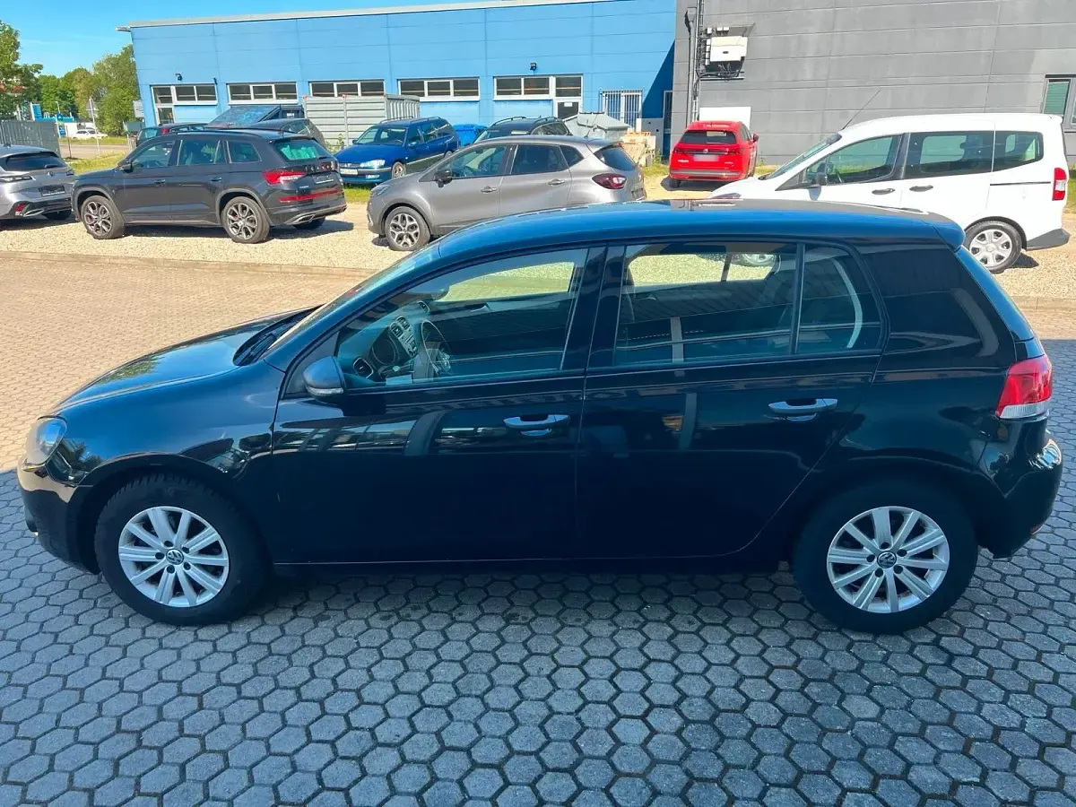 Gebraucht VW Golf VI 105 PS (77 kW) 2012 Schwarz Kleinwagen