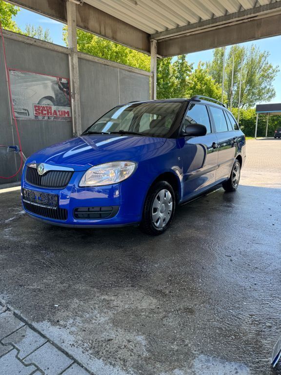 Blau Gebraucht 2010 Skoda Fabia Classic Kombi | 1.999 € (Guter Preis) - Bild 1/4
